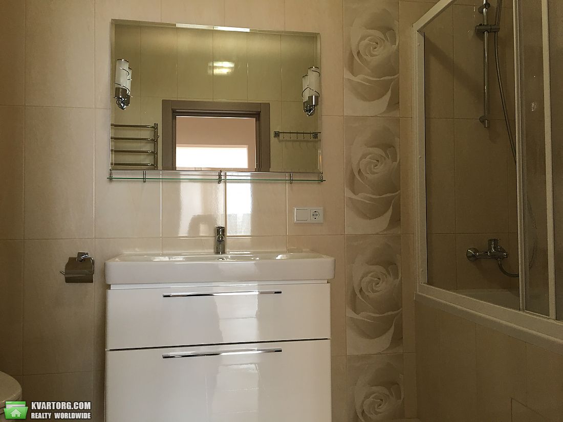 Rent out 3-room apartment. Киев,  Глубочицкая — photo 7