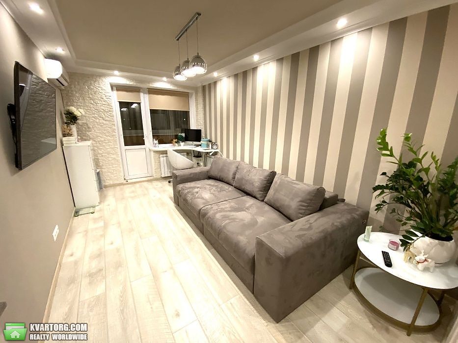 Sell 3-room apartment. Киев,  Радужная — photo 2