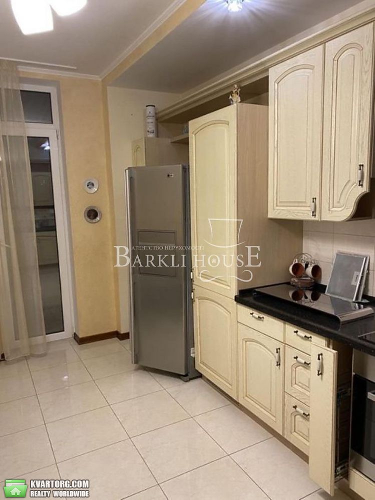 Rent out 3-room apartment. Киев,  Ушакова — photo 2