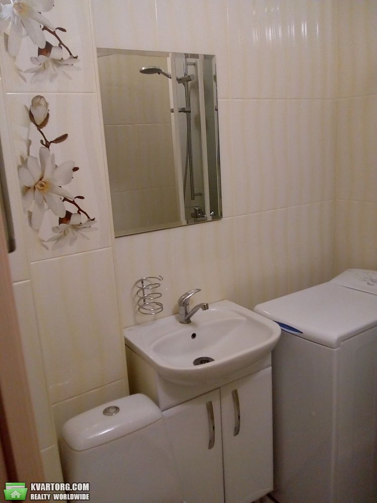 Rent out 1-room apartment. Киев, Энтузиастов — photo 1