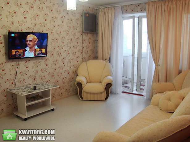 Rent out 2-room apartment. Киев,  Героев Днепра — photo 3