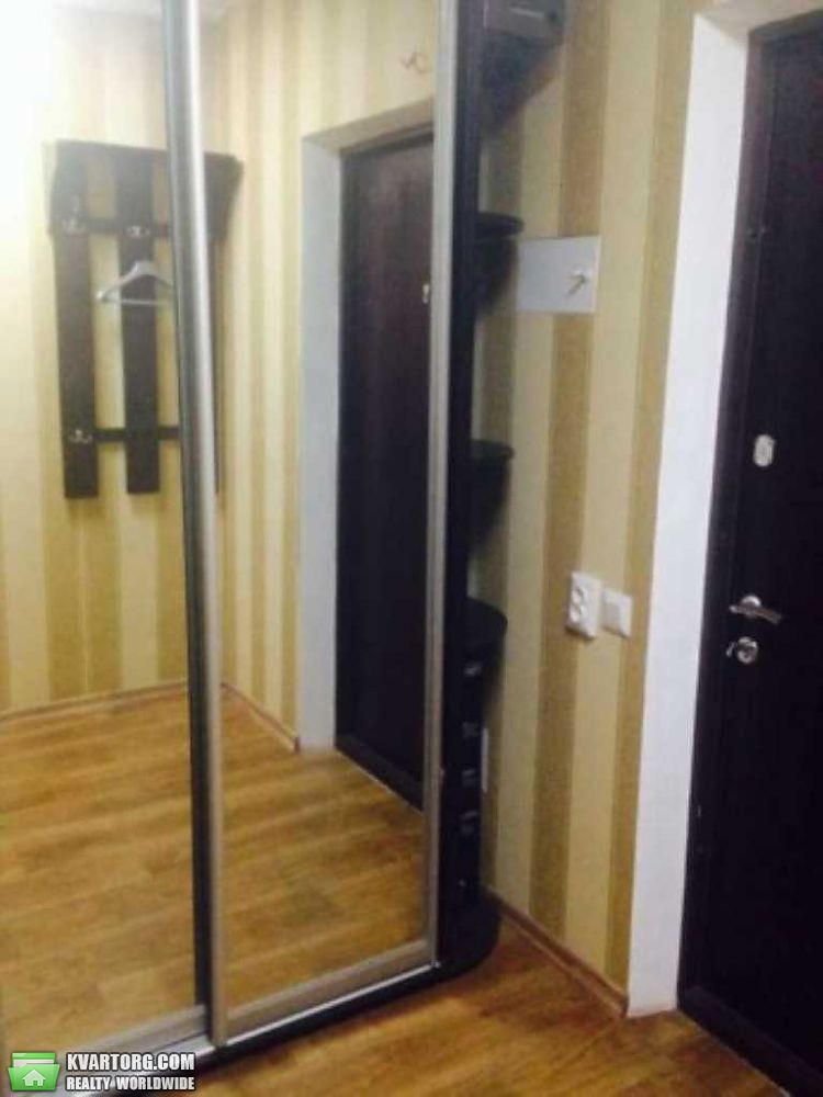 Rent out 1-room apartment. Киев, Жилянская — photo 7