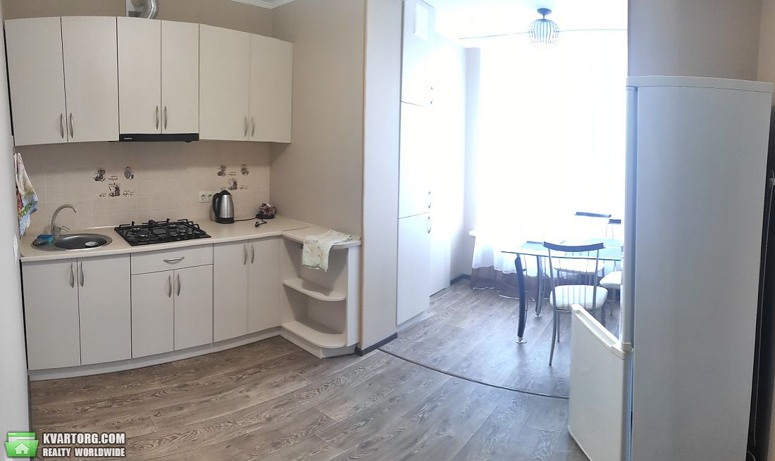 Rent out 1-room apartment. Киев, Героев Небесной Сотни — photo 2