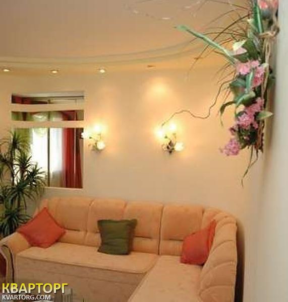 Rent out 2-room apartment. Киев, Леси Украинки бульв. — photo 2