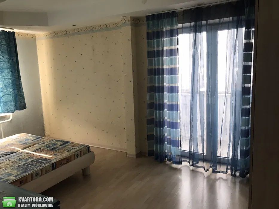 Sell 3-room apartment. Киев,  Кавказская — photo 1