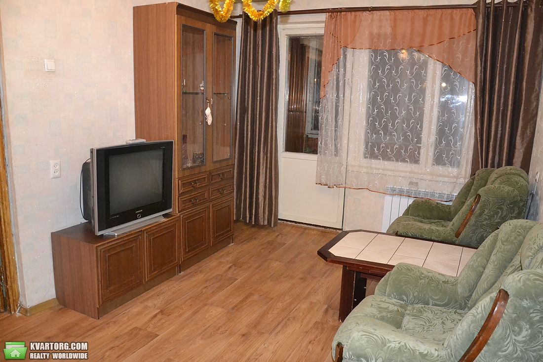 Rent out 2-room apartment. Киев,  Шумского — photo 1