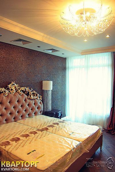 Sell 5-room apartment. Киев,  Драгомирова — photo 8