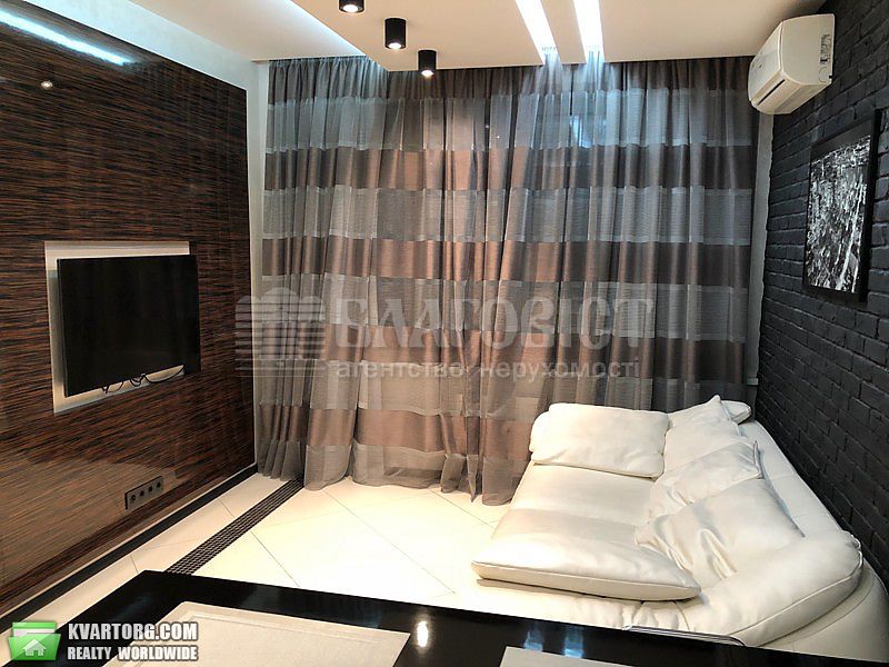 Rent out 2-room apartment. Киев,  Днепровская наб — photo 2