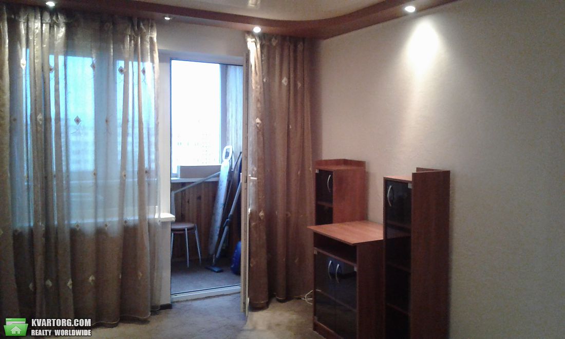 Rent out 2-room apartment. Киев,  Наумова — photo 2