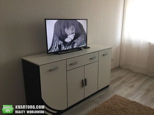 Rent out 2-room apartment. Киев,  Госпитальный пер — photo 3