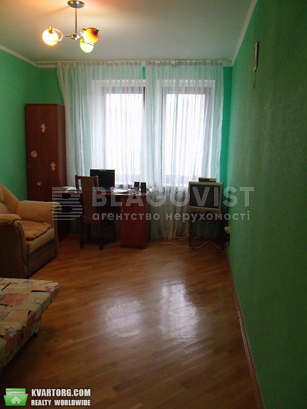 Sell 4-room apartment. Киев,  Урловская — photo 2