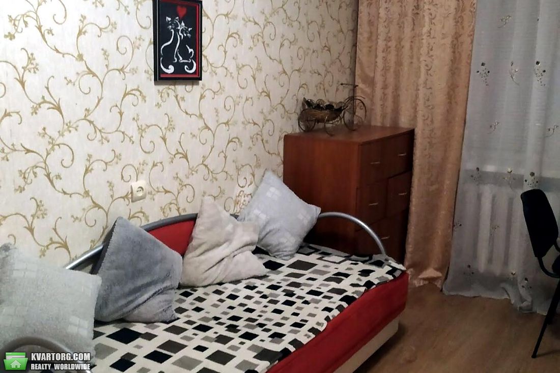 Rent out 2-room apartment. Киев,  Шамрыло — photo 3