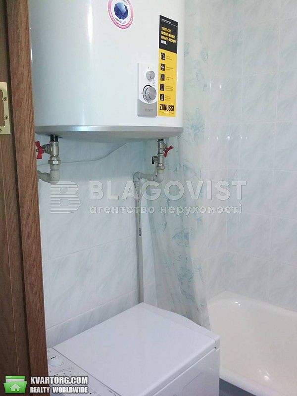 Rent out 2-room apartment. Киев,  Харьковское шоссе — photo 5