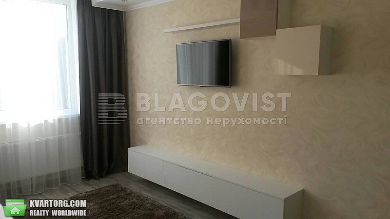 Rent out 2-room apartment. Киев,  Ломоносова — photo 1