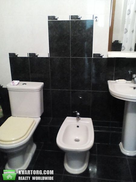 Rent out 2-room apartment. Киев, Бажана — photo 9