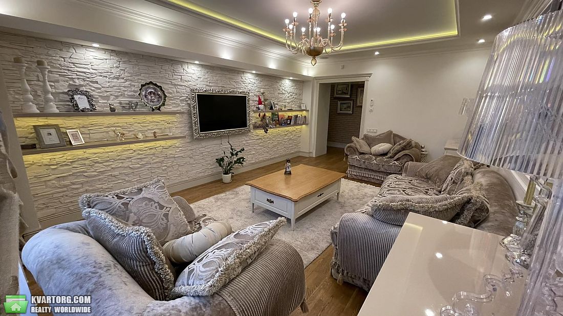 Sell 3-room apartment. Киевская обл., Лобановського — photo 1