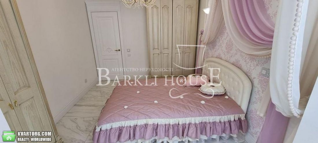Rent out 4-room apartment. Киев,  Нижний Вал — photo 5