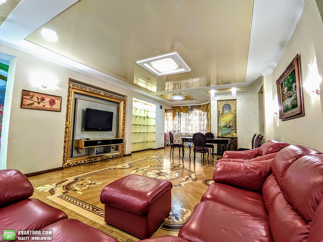 Rent out 4-room apartment. Киев,  ул. Старонаводницкая — photo 2