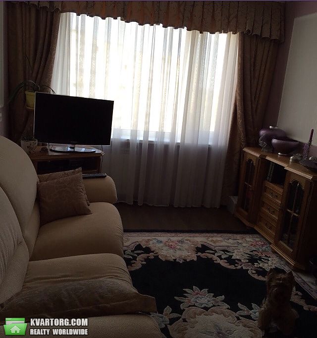 Rent out 3-room apartment. Киев, Приречная — photo 2