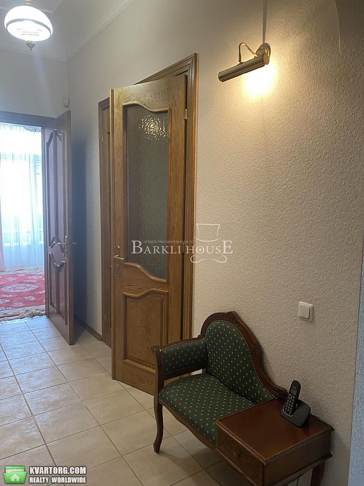 Rent out 3-room apartment. Киев,  Крещатик — photo 3