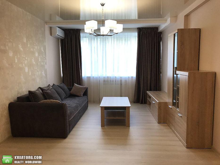 Rent out 2-room apartment. Киев,  Богдана Хмельницкого — photo 2