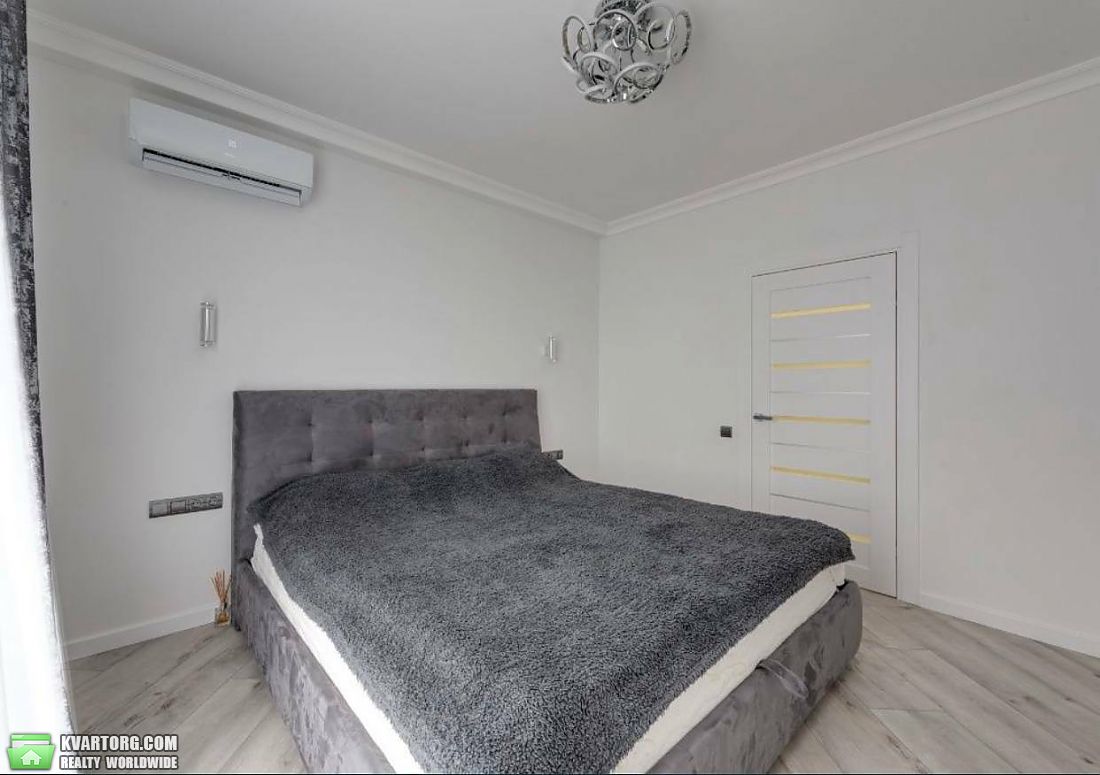 Rent out 2-room apartment. Киев,  Трутенко — photo 5