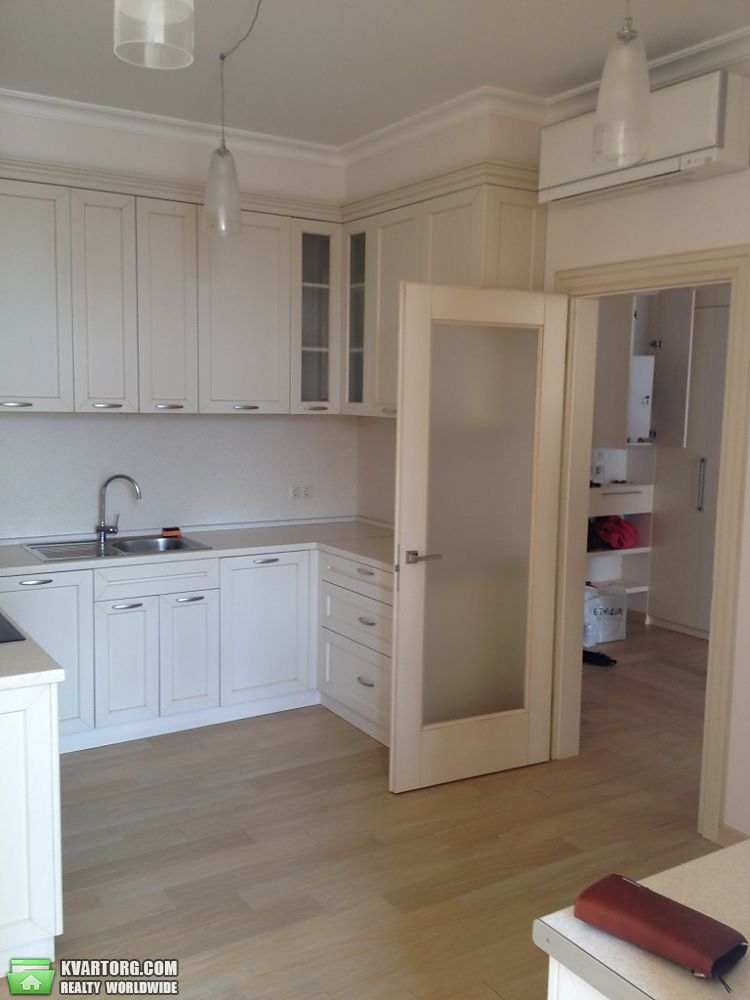 Rent out 4-room apartment. Киев,  Ветрова — photo 8