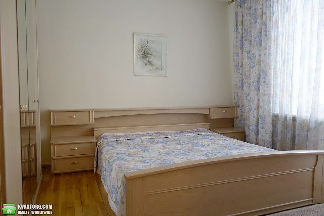 Rent out 3-room apartment. Киев,  Тургеневская — photo 8
