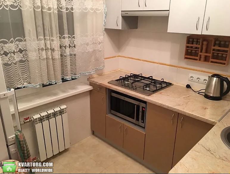 Rent out 2-room apartment. Киев,  Жмеринская — photo 4