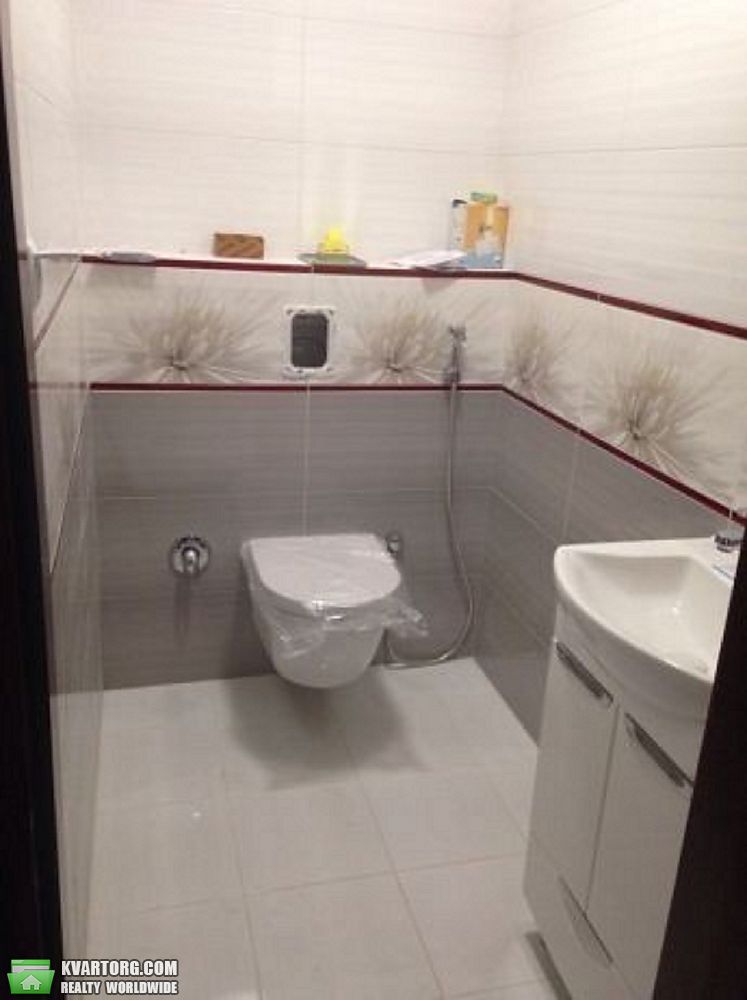 Rent out 3-room apartment. Киев, Ернста — photo 3