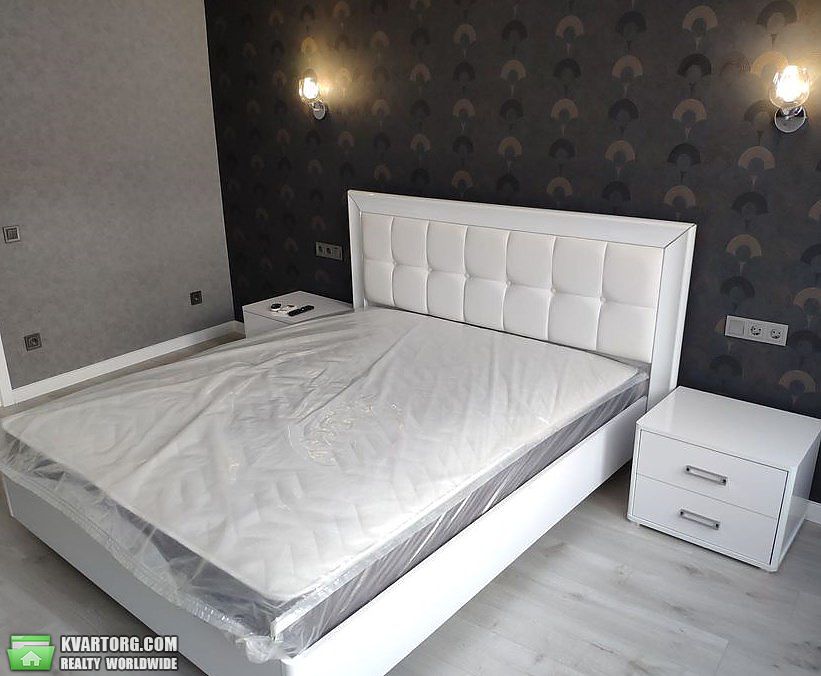 Rent out 1-room apartment. Киев, Набережно-Рыбальская — photo 1