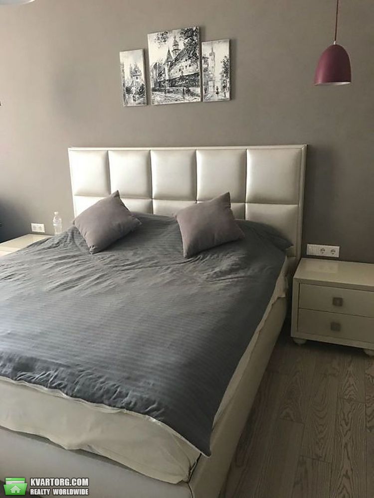 Rent out 1-room apartment. Киев,  Никольско-Слободская — photo 1