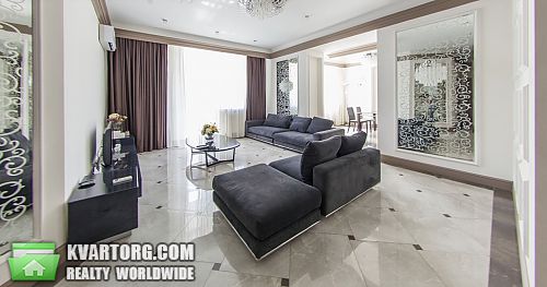 Rent out 3-room apartment. Киев, ул. Старонаводницкая — photo 1