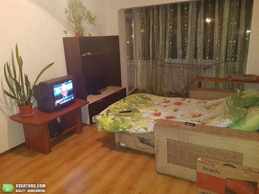 Rent out 1-room apartment. Киев,  Минский пр — photo 2