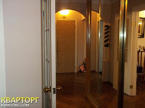 Sell 3-room apartment. Киев,  Автозаводская — photo 1