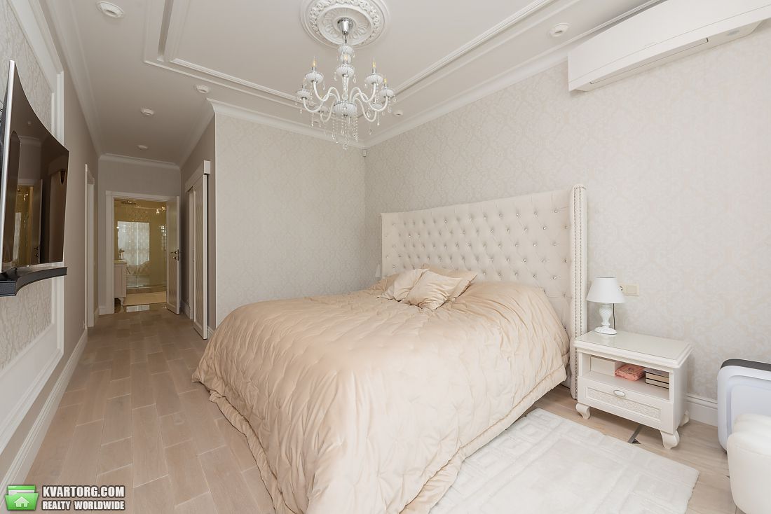 Rent out 4-room apartment. Киев, Драгомирова ул. — photo 7