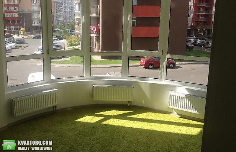 Rent out 3-room apartment. Киев,  Ломоносова — photo 1