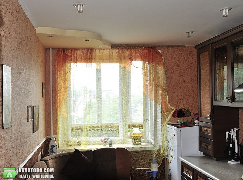 Sell 4-room apartment. Киев,  Захаровская — photo 3