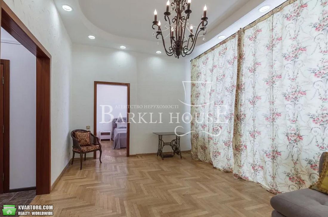 Rent out 2-room apartment. Киев,  Спасская — photo 6