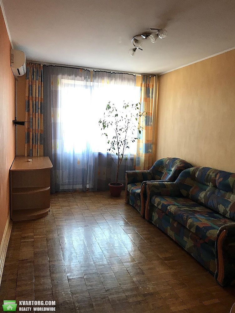 Sell 3-room apartment. Киев,  Оболонская пл — photo 1