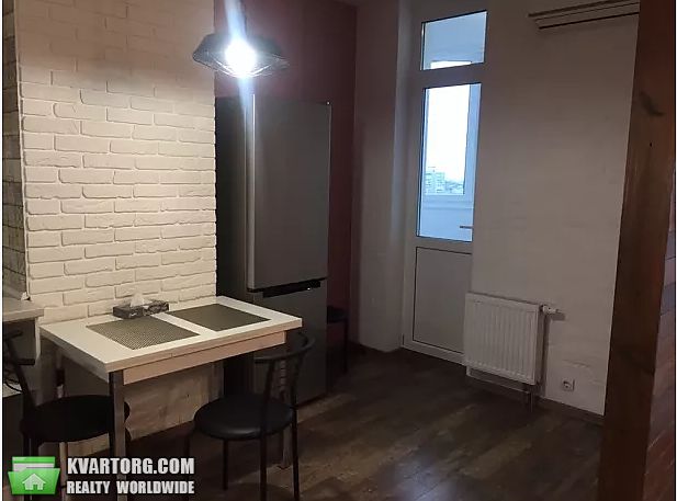 Rent out 2-room apartment. Киев,  Урловская — photo 4