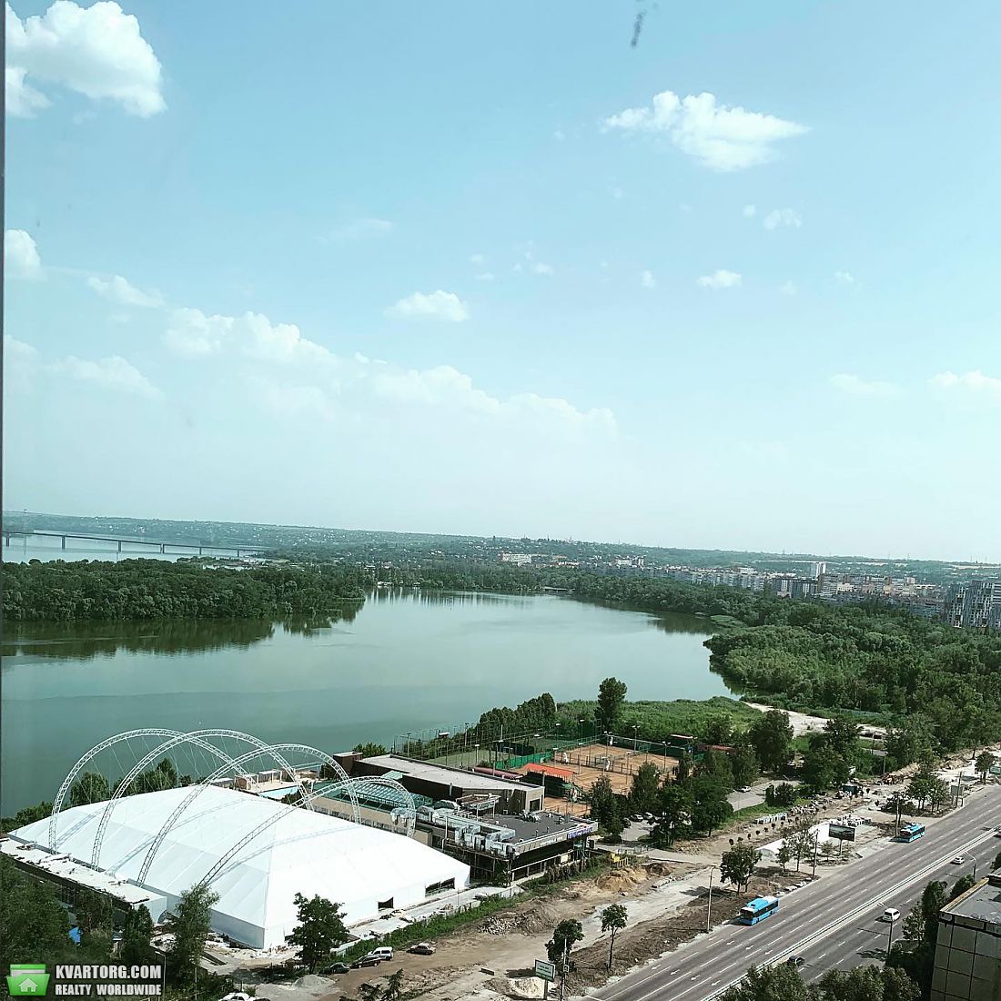 Sell 2-room apartment. Днепропетровск, Набережная Победы — photo 1