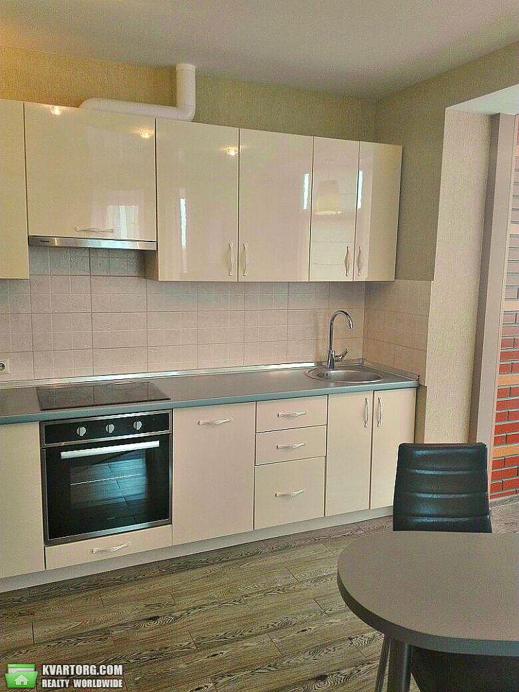 Rent out 2-room apartment. Киев,  Ревуцкого — photo 9