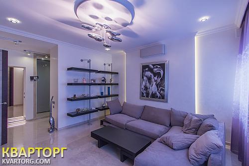 Sell 2-room apartment. Киев,  Богомольца — photo 1
