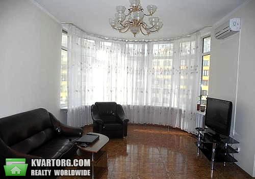 Rent out 4-room apartment. Киев,  Дмитриевская — photo 1
