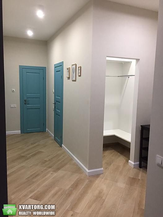 Rent out 3-room apartment. Киев, дегтярная — photo 9