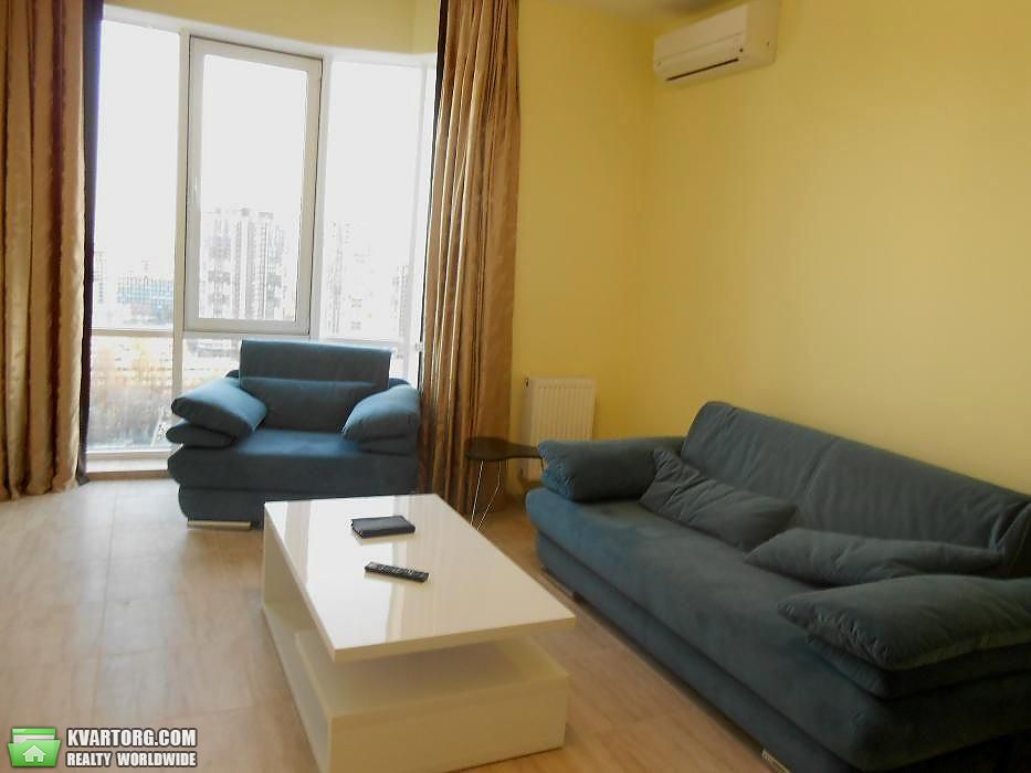 Rent out 3-room apartment. Киев,  Лабораторный пер — photo 1