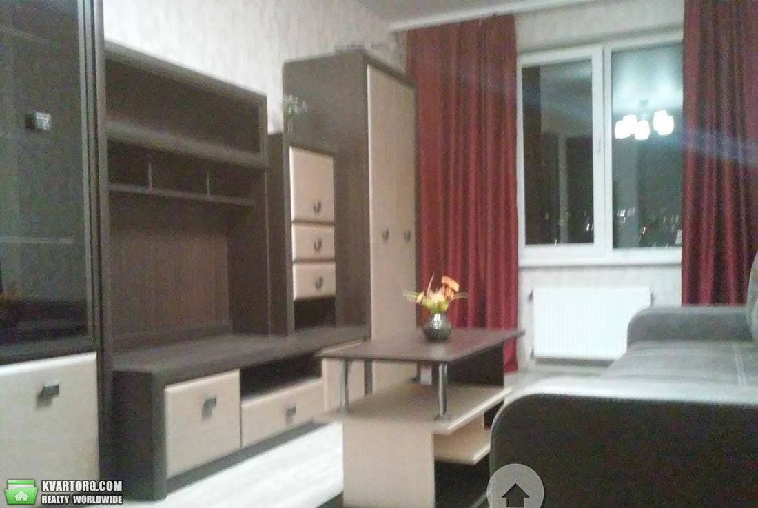 Rent out 1-room apartment. Киев, гарматная — photo 1