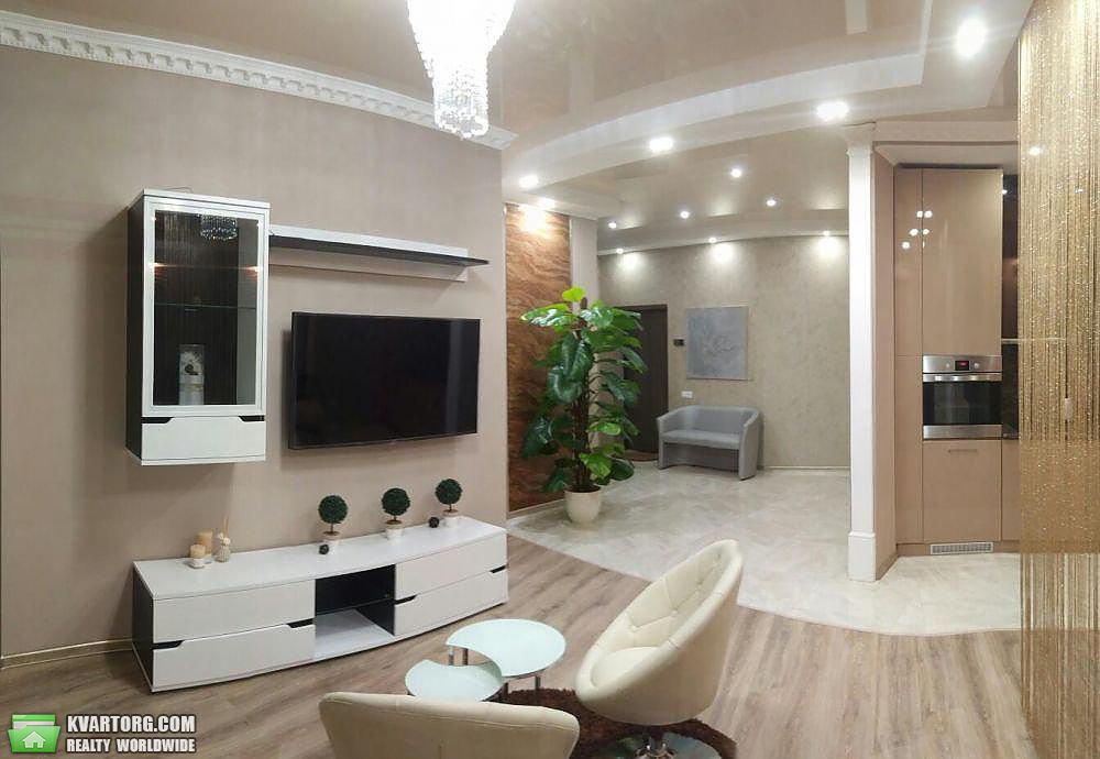 Rent out 2-room apartment. Киев,  Щорса — photo 1