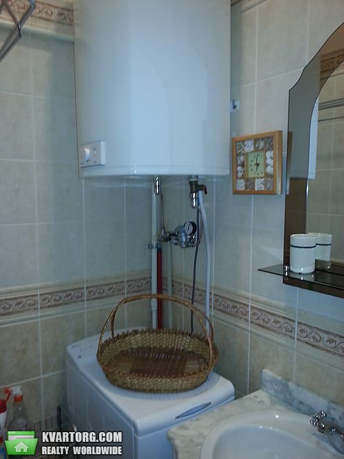 Rent out 2-room apartment. Киев,  Богдана Хмельницкого — photo 3
